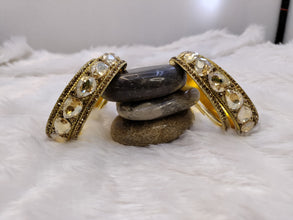 Teardrop Golden Stone Kada