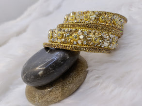 Flower Stone Golden Kada