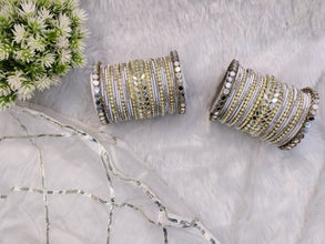 White Traditional Mirror Set